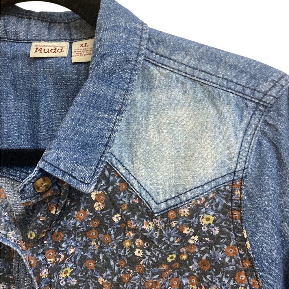 Mudd Floral Denim Button-Up Western Floral Shirt Size XL - Picture 6 of 8